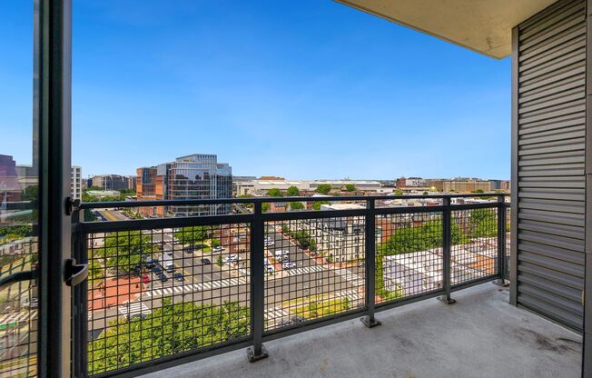 1 bed, 1 bath, $2,399, Unit # 904