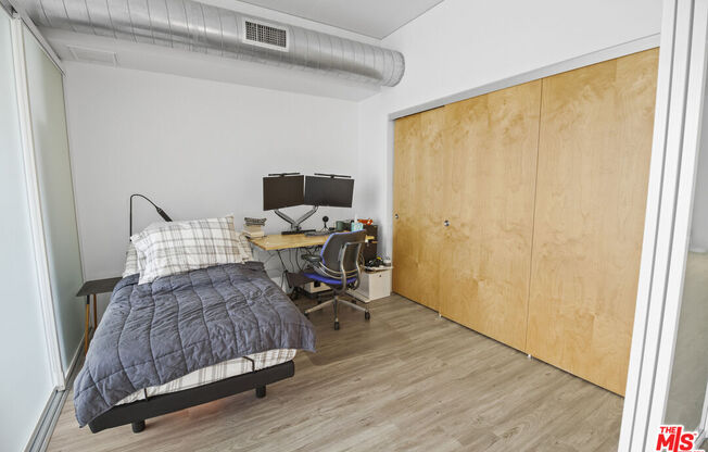 1 bed, 1 bath, 930 sqft, $3,000, Unit 813