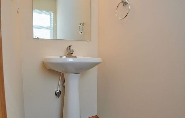 2 beds, 1.5 baths, 1,056 sqft, $1,235, Unit 58W