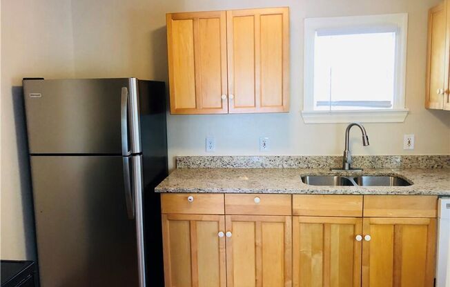 2 beds, 1 bath, 660 sqft, $1,600, Unit 404B E. 35th St.