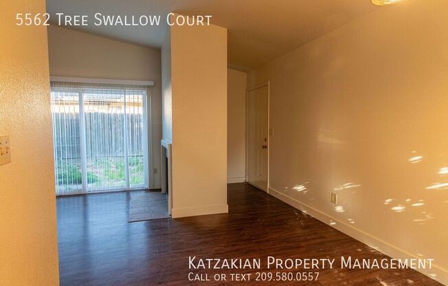5562 TREE SWALLOW CT
