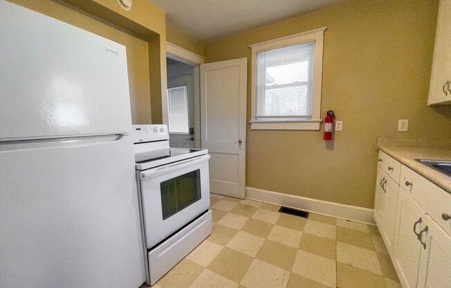 2 beds, 1 bath, $1,200