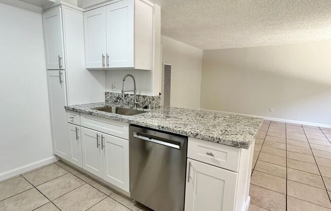 BEAUTIFUL 2 BD/1 BATH UNIT FOR RENT!