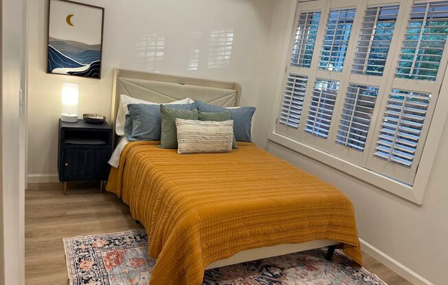 Furnished Rental in the Heart of Savannah~Available April 25th to May 23rd~