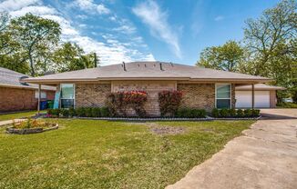 2432 2434 LAKEVIEW CIR