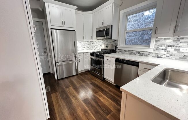 1439 N. Artesian Ave.