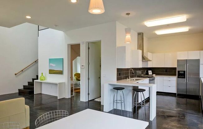 Beautiful Modern 3BR/3BA with In Unit Laundry and Parking | Oakland