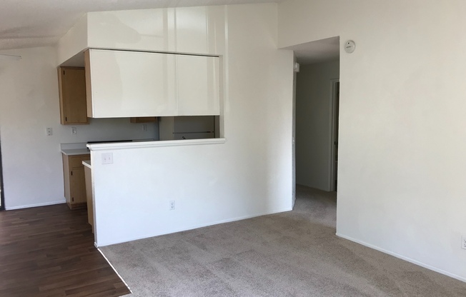 2 beds, 2 baths, 900 sqft, $2,200, Unit 36