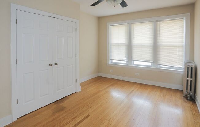 2 beds, 1 bath, 910 sqft, $2,595, Unit 1925-1