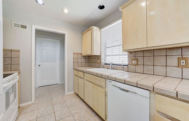 3 beds, 2 baths, $1,449