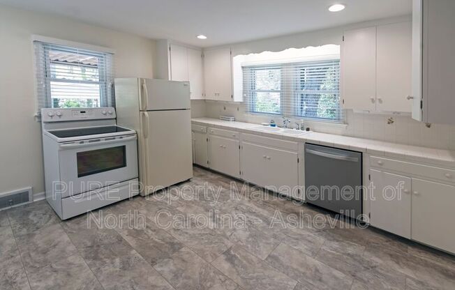 30 Bassett Rd