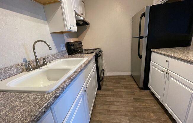 Studio, 1 bath, 400 sqft, $695, Unit Unit 54