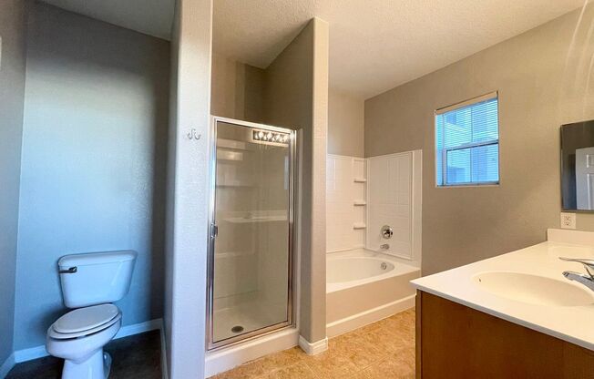 3 beds, 2 baths, $1,900, Unit UNIT # 2127