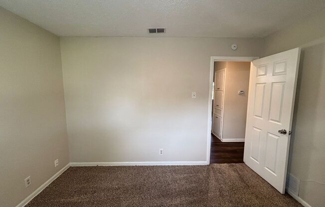 2 beds, 1 bath, 826 sqft, $950, Unit 1619