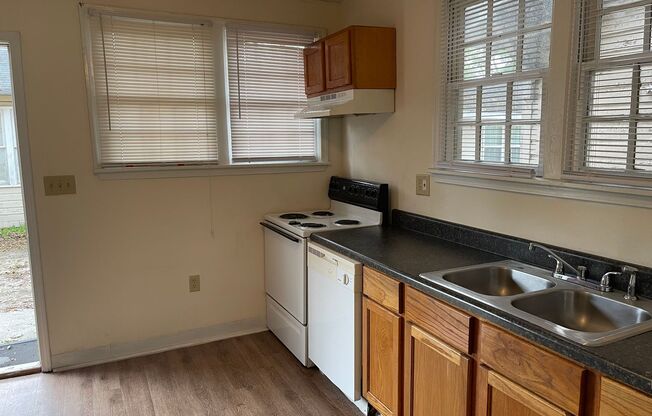 1 bed, 1 bath, $675, Unit 27-5 Curry St