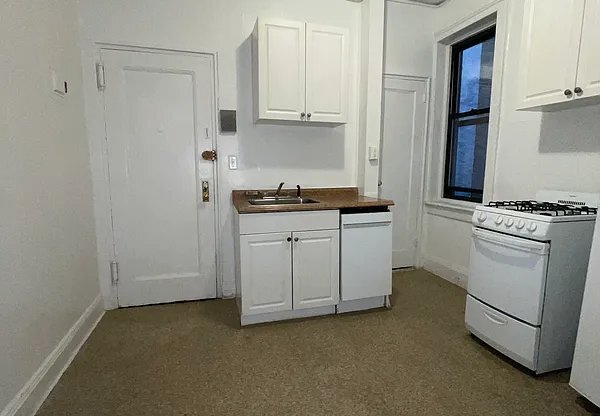 500 W 48 ST