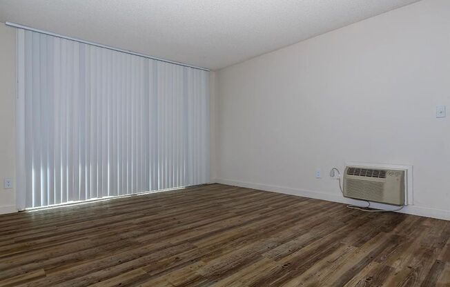 2 beds, 1 bath, 875 sqft, $2,416, Unit Unit 28