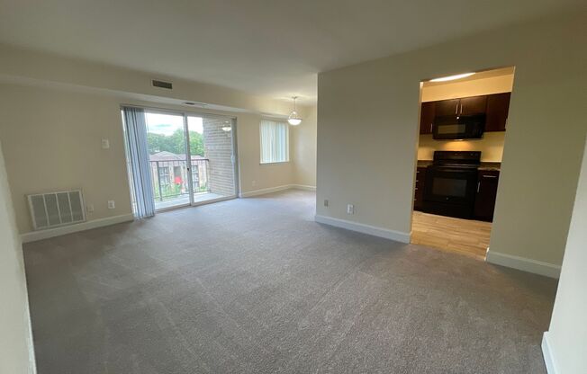 1 bed, 1 bath, 745 sqft, $1,750, Unit 14200 #302