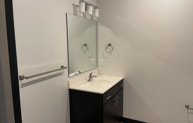 Studio, 1 bath, 582 sqft, $1,175, Unit 319