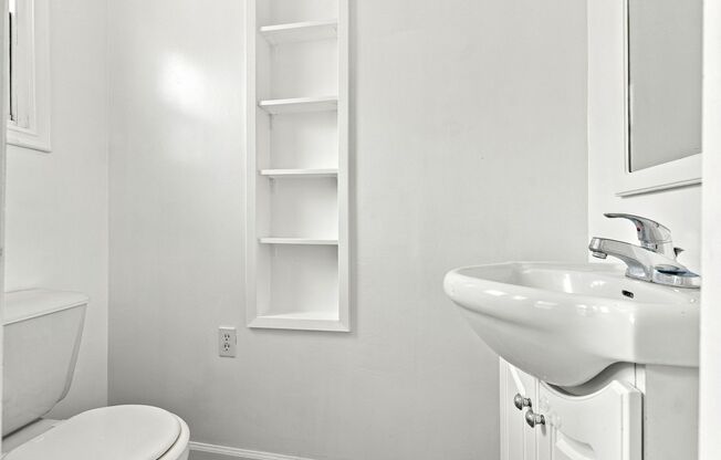 3 beds, 1.5 baths, $4,300