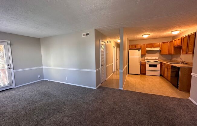2 beds, 1 bath, 960 sqft, $1,365, Unit 64