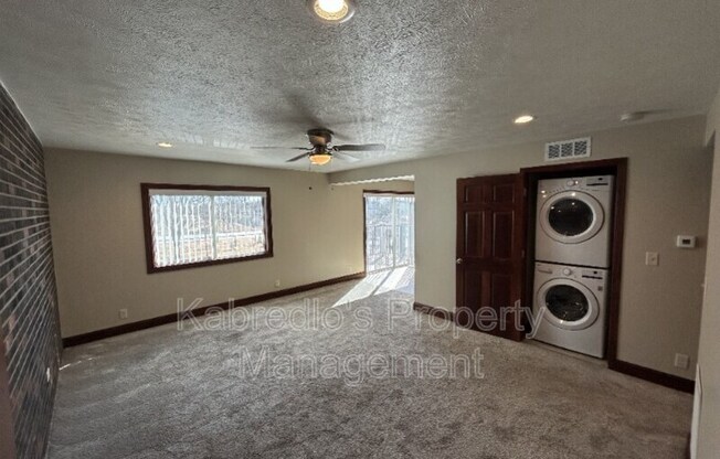 4401 S 27 ST