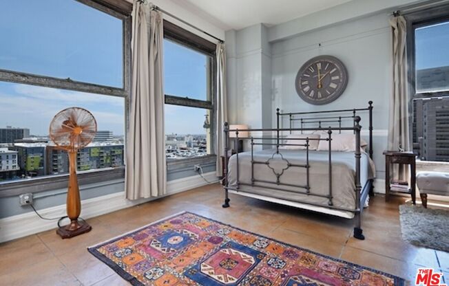 1 bed, 1 bath, 1,200 sqft, $3,300, Unit 806