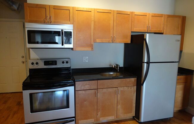 1 bed, 1 bath, 675 sqft, $1,775, Unit 128