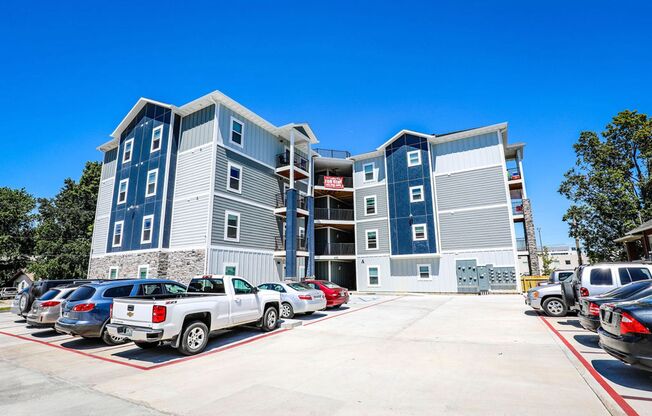 2 beds, 2 baths, $1,350, Unit C 401-2