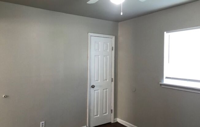 2 Bedroom 1 Bath Home - Recently updated and Minutes to Uptown Charlotte
