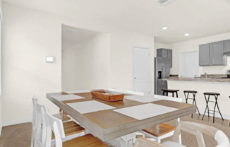 5 beds, 3 baths, $2,800