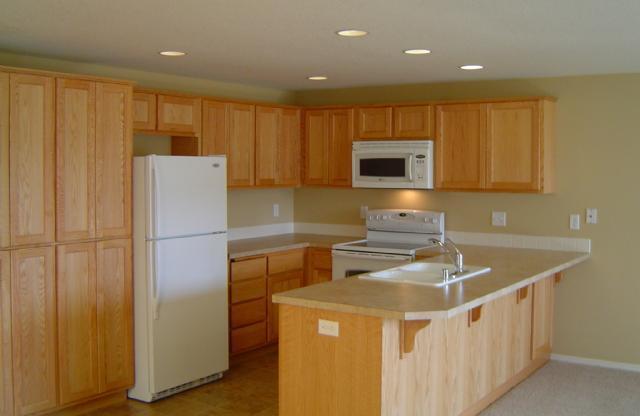 Clean 3 BD/2 BA Home in Battle Ground Village Community! Great Location!