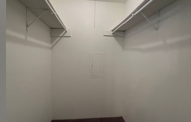 1 bed, 1 bath, 660 sqft, $1,000, Unit 202