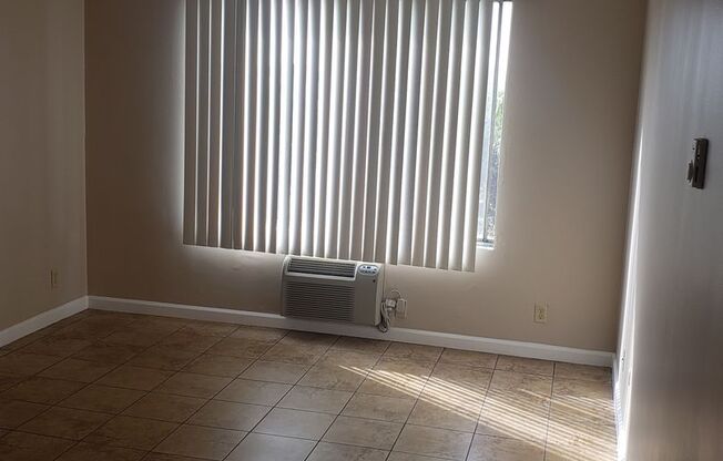 Woodbridge Village Apartments - 1900 N. MARIANNA AVE.