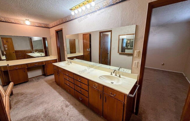 4 beds, 3 baths, 2,321 sqft, $2,695