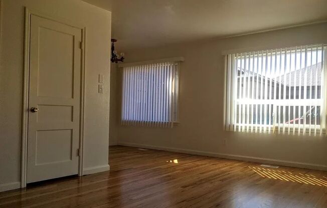 2 beds, 1 bath, 1,000 sqft, $1,600