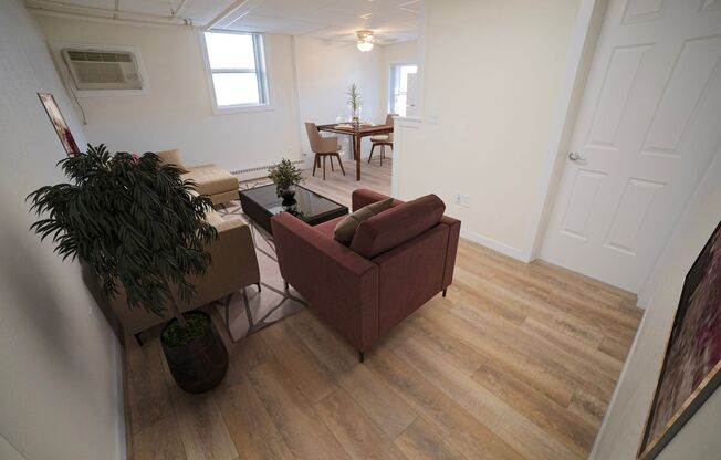 Studio, 1 bath, 550 sqft, $995, Unit 61-004