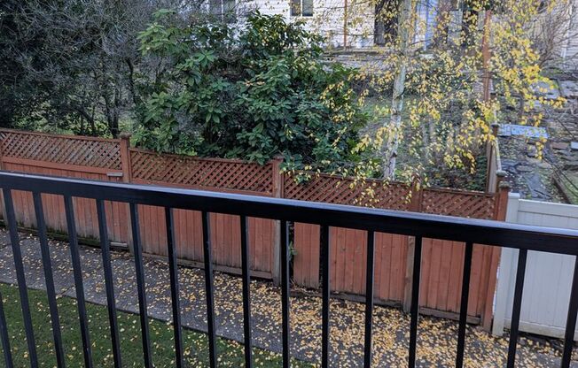 1 bed, 1 bath, 610 sqft, $1,650, Unit B304