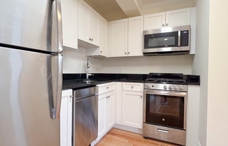 1 bed, 1.5 baths, 538 sqft, $2,320, Unit 21