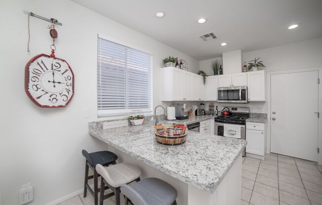 Beautiful home with POOL and spa located near Summerlin