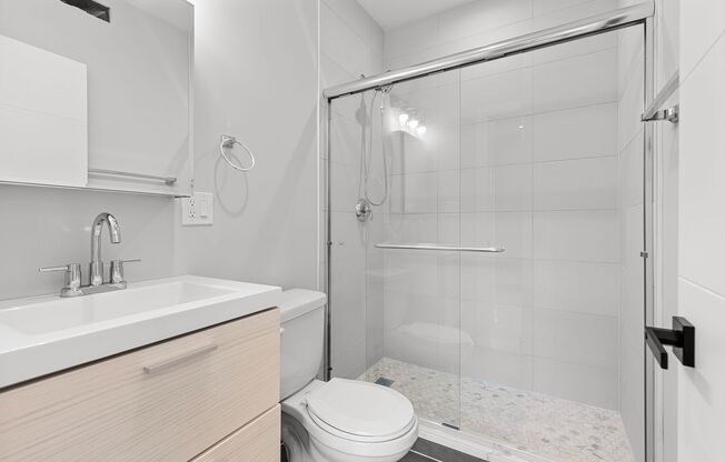 2 beds, 2 baths, 646 sqft, $2,250, Unit 1548-2B