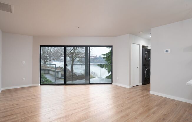 Modern Waterfront Living at The McCormick Pier! $500 off 1st month rent!!!