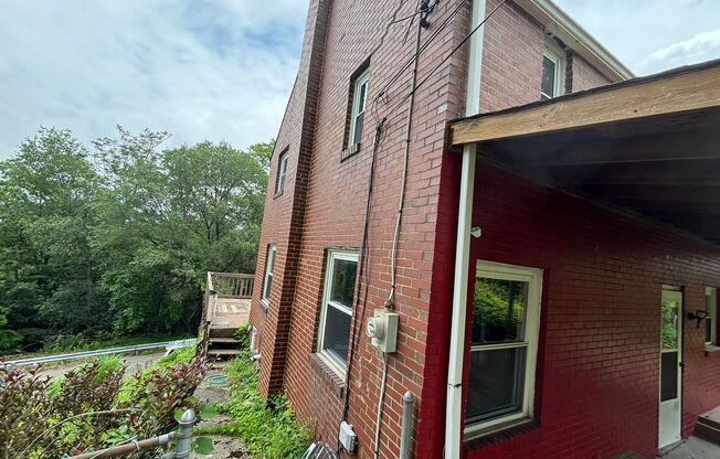 Tired of being a renter and want to own your own home? This is a Lease with Option to Purchase deal (this is NOT a traditional rental).