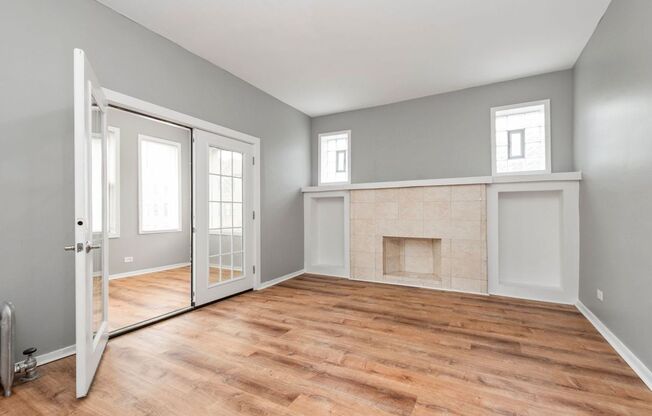 6952 - 6964 S. Clyde Avenue / E. 70th St.