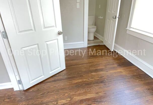 Beautiful 3 Bedroom 1.5 Bathroom Home in Kansas City!