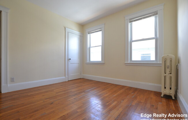 44 BOSTONIA AVE