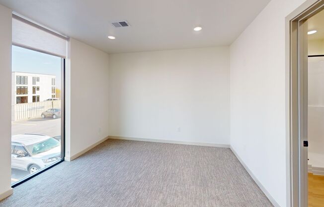 2 beds, 2 baths, 1,021 sqft, $1,740, Unit 6400-204