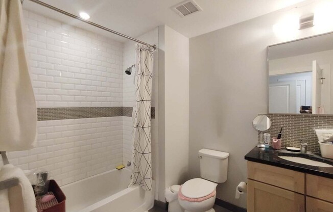 1 bed, 1 bath, 760 sqft, $2,800, Unit 404