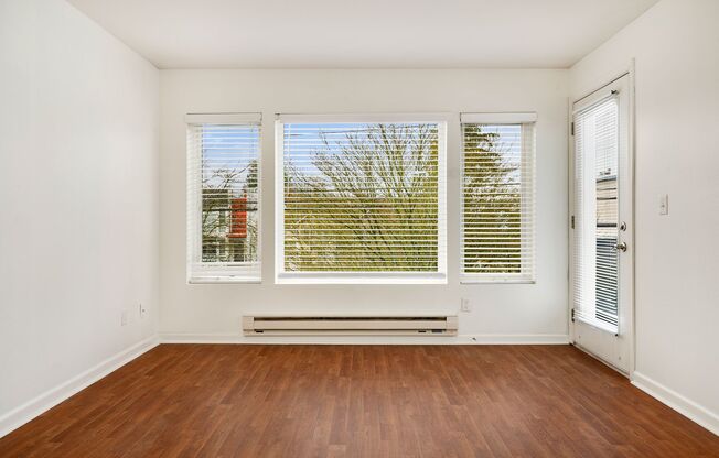 2 beds, 2 baths, 830 sqft, $2,350, Unit 2-102