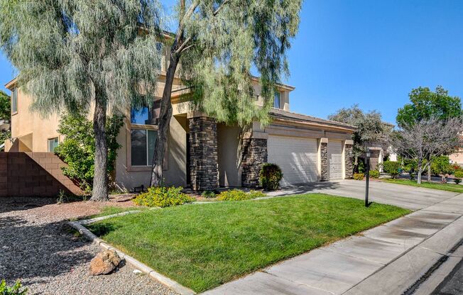 City/Mtn Views from this Stunning 5Bd/3Ba, UNFURNISHED Residence